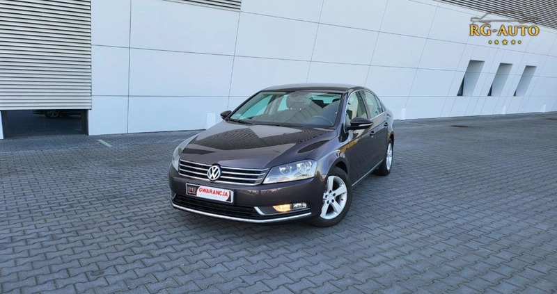 Volkswagen Passat cena 33900 przebieg: 240000, rok produkcji 2011 z Skawina małe 704